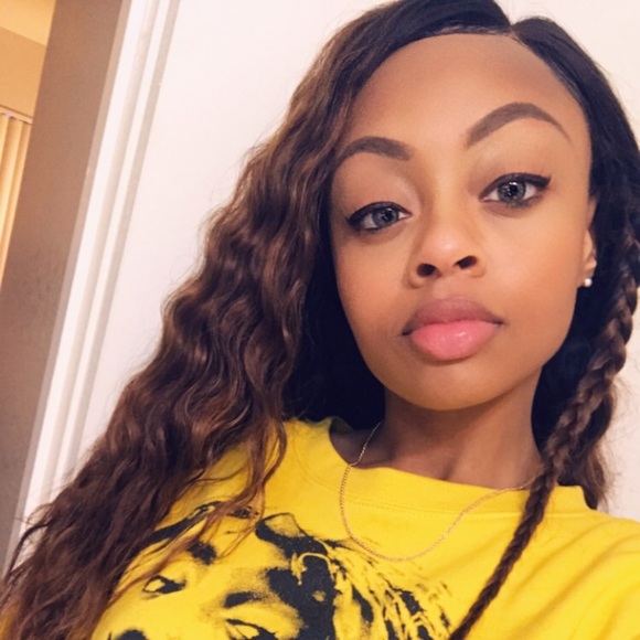 Profile Picture of Aja Webber (@akw92) on Poshmark