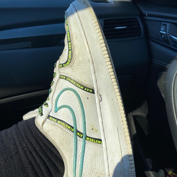 Calvin Dergarabedian - Poshmark Profile Picture of Calvin Dergarabedian (@calvindergara) on Poshmark