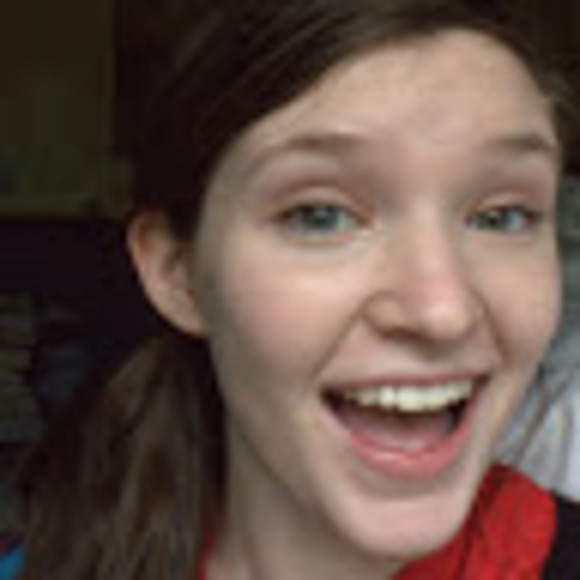 Profile Picture of Lauren Featherston (@lafeather1825) on Poshmark