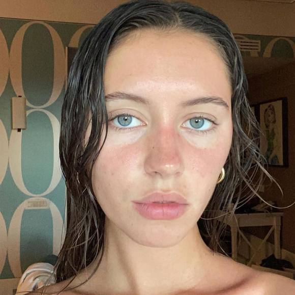 Profile Picture of Noelle Pierce (@noelle_pierce) on Poshmark