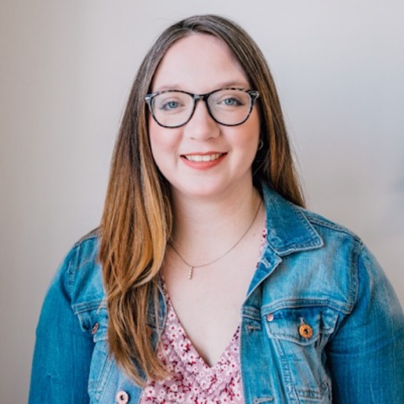 Profile Picture of Julia Morse (@juliatmorse12) on Poshmark