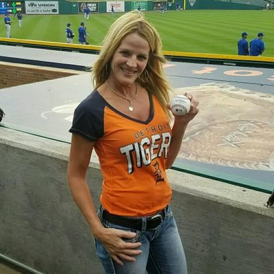 Profile Picture of Cheryl Grace (@CherylGrace17) on Twitter