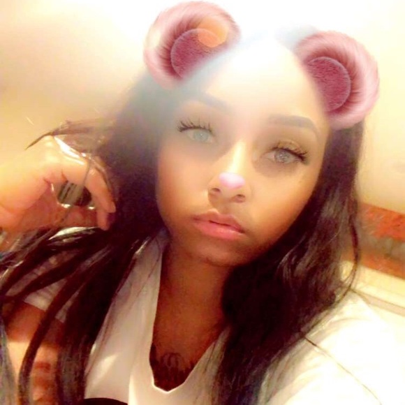 Profile Picture of Chaka Holiness (@chakah27) on Poshmark