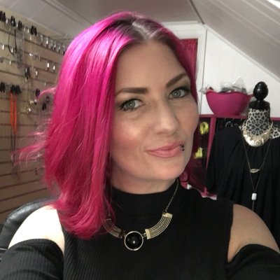 Profile Picture of Allison Sole (@beautyqueensole) on Twitter