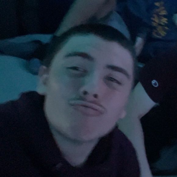 Profile Picture of Teo Ozgenc (@teoozgenc) on Poshmark