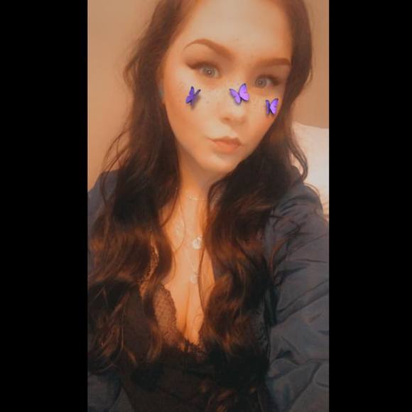 Profile Picture of Casey Howard (@howacase) on Poshmark