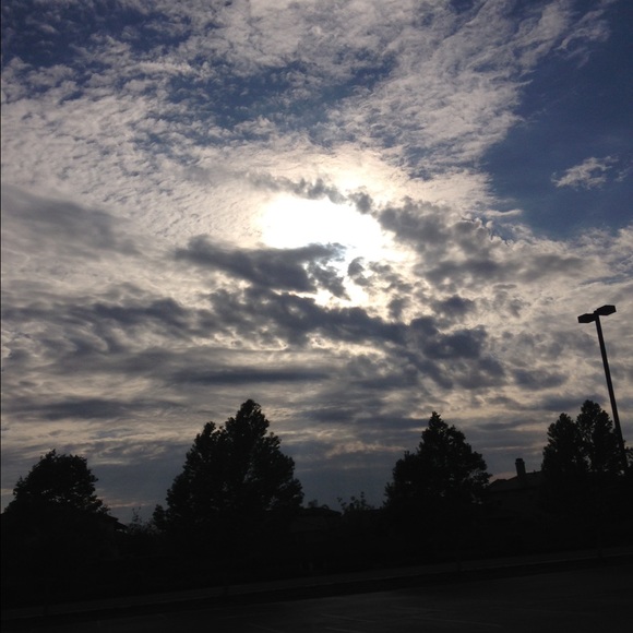 Profile Picture of Andrew Zaragoza (@dragentity) on Poshmark