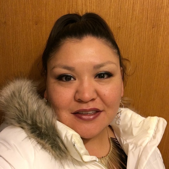 Profile Picture of Claudia Vincent (@cjdstudent) on Poshmark