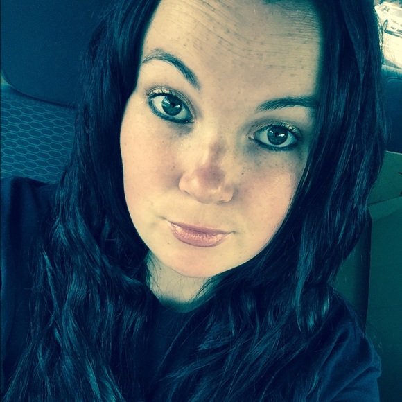 Profile Picture of Chelsea Orison (@followurarrow) on Poshmark