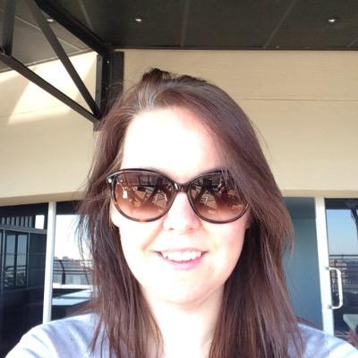 Profile Picture of Laura Case (@laurarcase) on Twitter