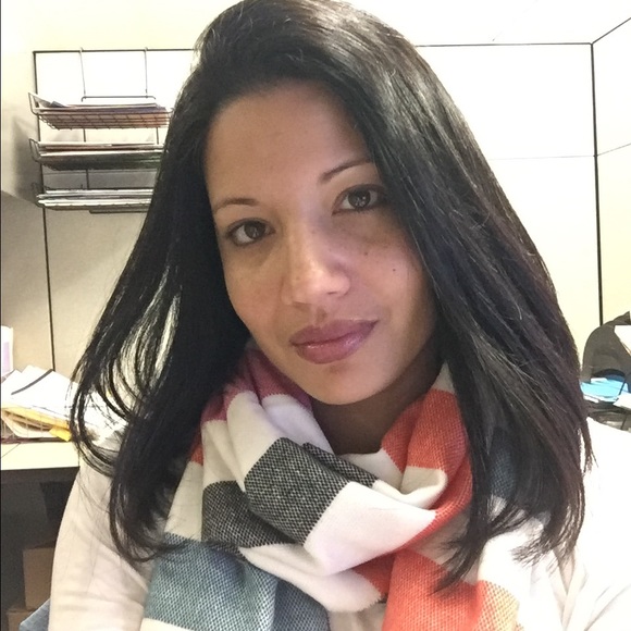 Profile Picture of Yesenia Ayala (@ya_624) on Poshmark