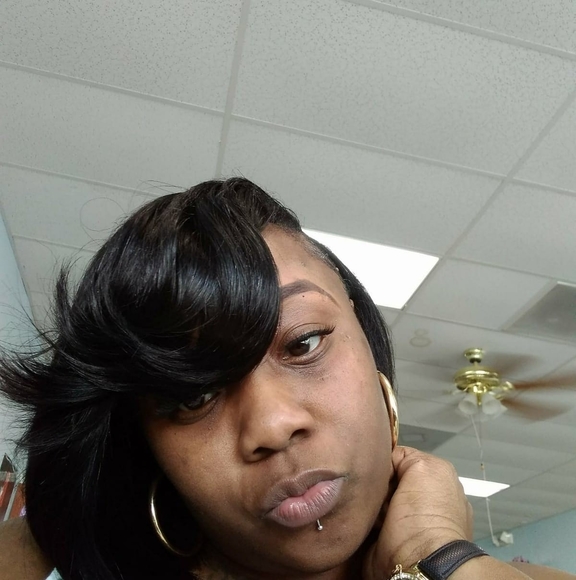 Profile Picture of Lakisha Owens (@thickkredd81) on Poshmark