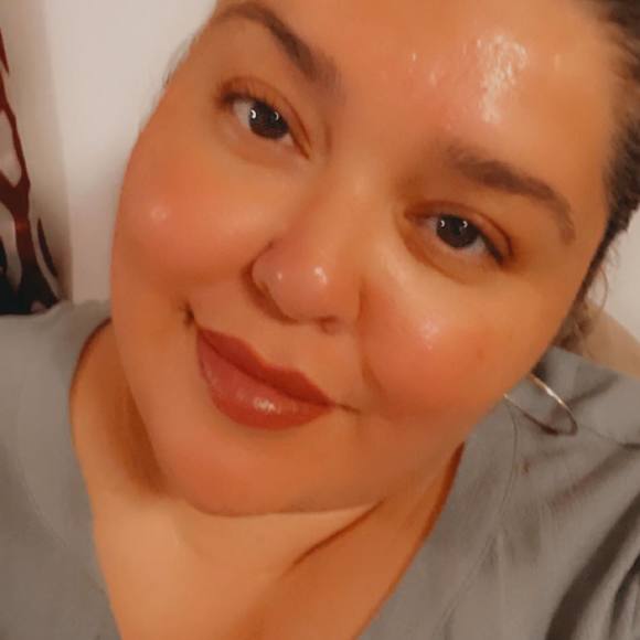 Profile Picture of Paula Nieto (@p_nieto) on Poshmark