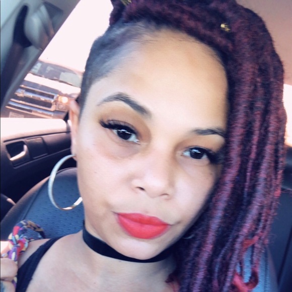 Profile Picture of Misty Scott (@mistyblu1979) on Poshmark