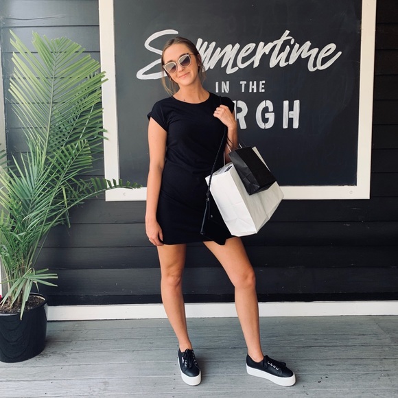 Profile Picture of Jenna Heller (@jennaheller469) on Poshmark