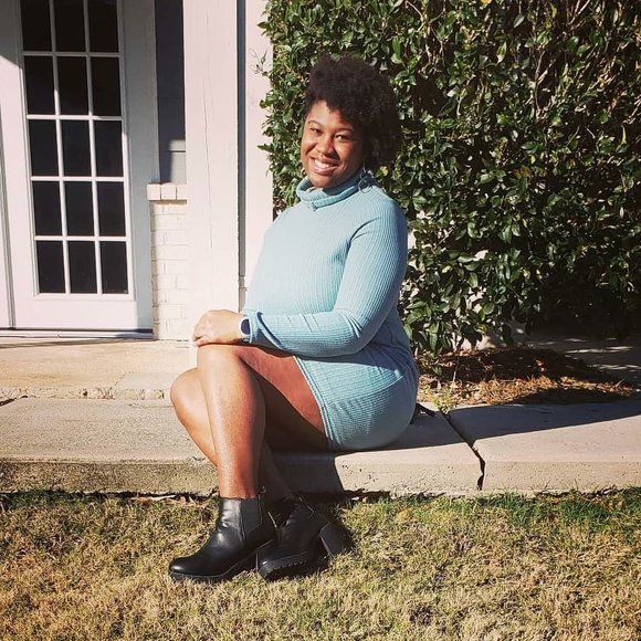 Profile Picture of Candyce Bell (@candidjoy) on Poshmark
