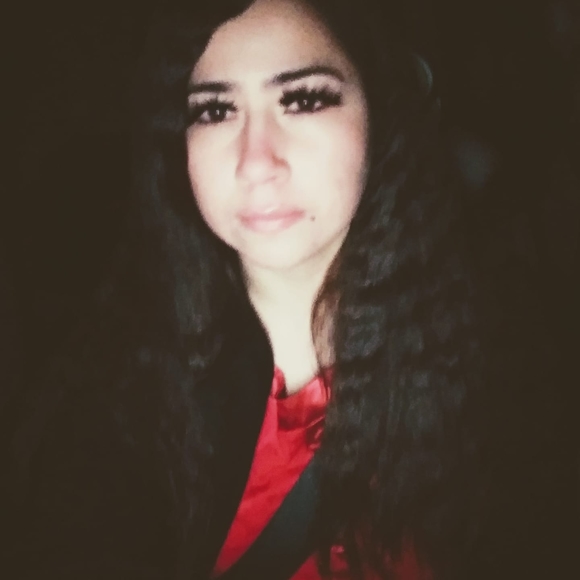 Profile Picture of Icel Rincon (@rinconicel04) on Poshmark