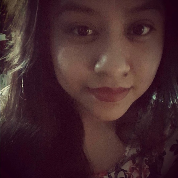 Profile Picture of Julisa Ramos (@jcramosag) on Poshmark