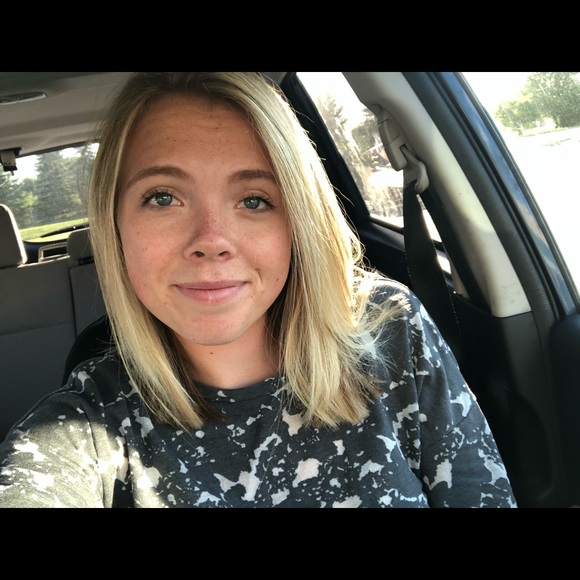 Profile Picture of Katelyn Burch (@ktburch99) on Poshmark