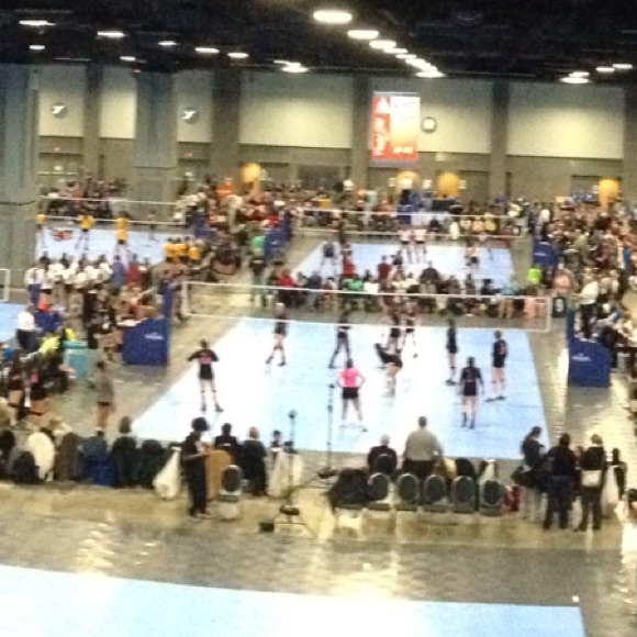 Profile Picture of Meredith Beecher (@beecher3) on Poshmark