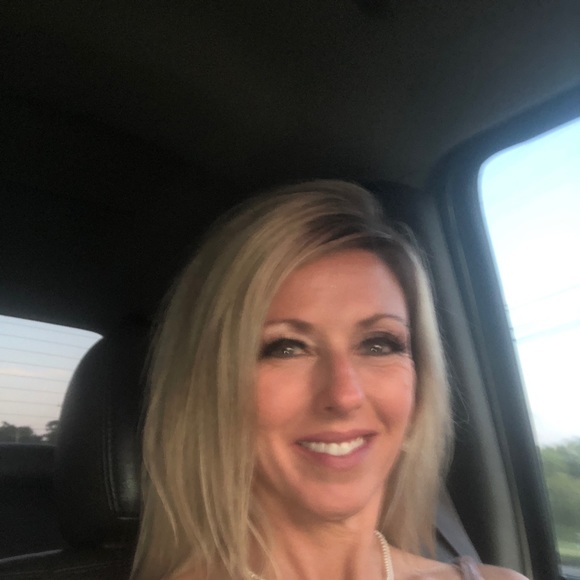 Profile Picture of Jill Relford (@jillrelford20) on Poshmark