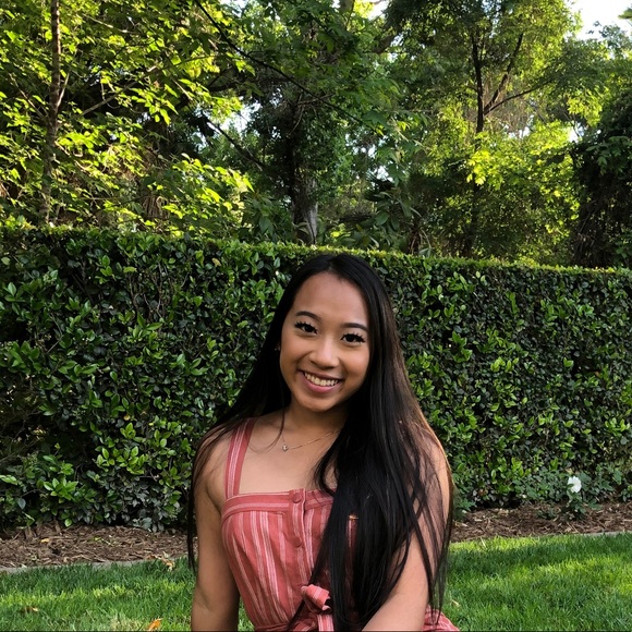 Profile Picture of Julia Vo (@jcha) on Poshmark
