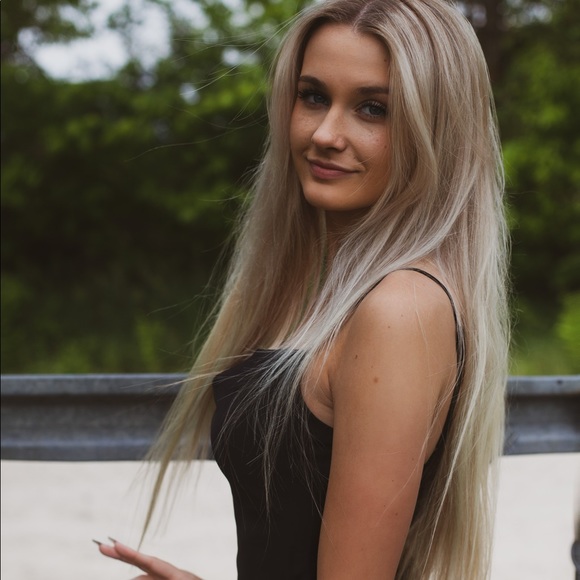 Profile Picture of Ella Slavens (@ellaslavens) on Poshmark