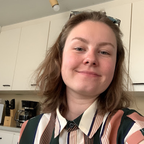 Profile Picture of Justine Morvan (@jupplie) on Poshmark