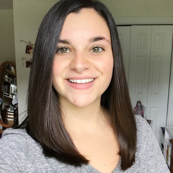 Profile Picture of Melissa Scotto-lavino (@mscottolavino) on Poshmark