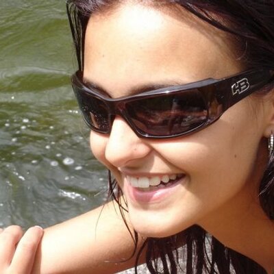 Profile Picture of Carla Veiga (@Carlinhahp) on Twitter