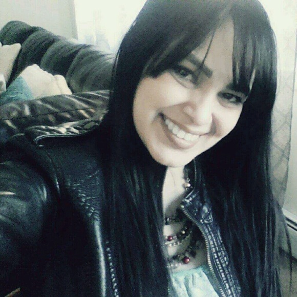 Profile Picture of Gisela Ramos (@giselarms) on Poshmark