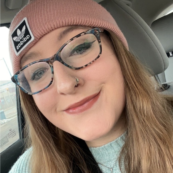 Profile Picture of Jenna Labonte (@jennalabonte) on Poshmark