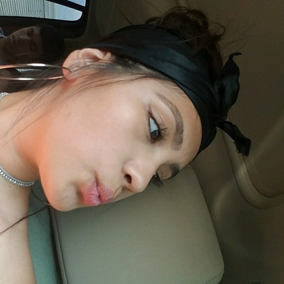 Profile Picture of Yelitza Gonzalez (@yelitzagee) on Poshmark