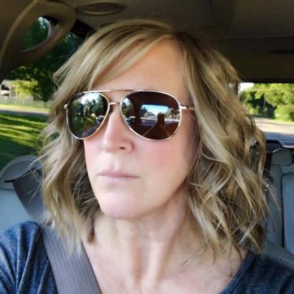 Profile Picture of Kara Fowler (@karosyrup) on Poshmark