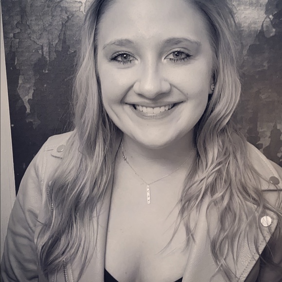 Morgan Edwardson - Poshmark Profile Picture of Morgan Edwardson (@medwardson94) on Poshmark