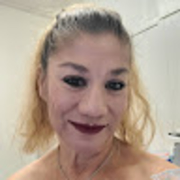 Profile Picture of Gina Mendez (@ginafm1964) on Poshmark
