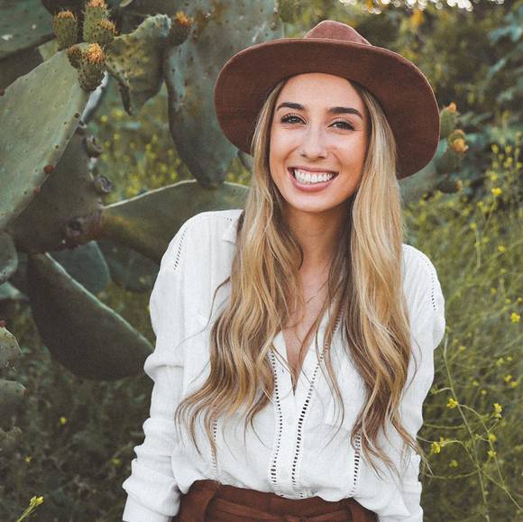 Profile Picture of Alexandra Millsap (@alexmillsap) on Poshmark