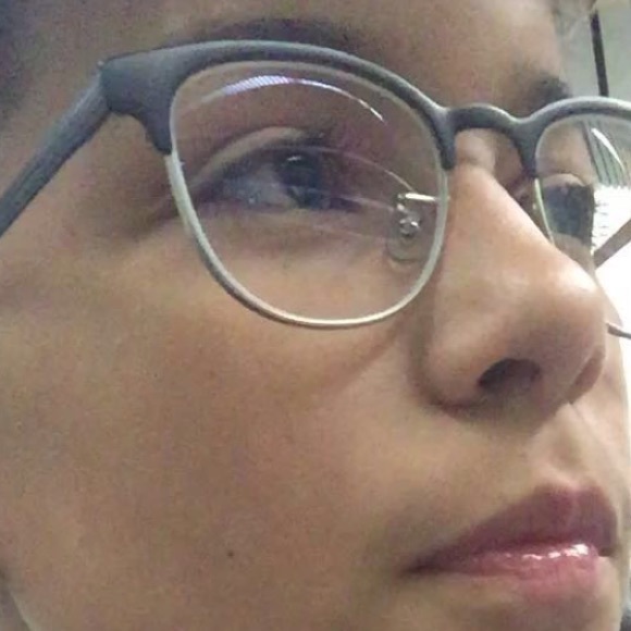 Profile Picture of Devin Morrow (@devinmorrow) on Poshmark
