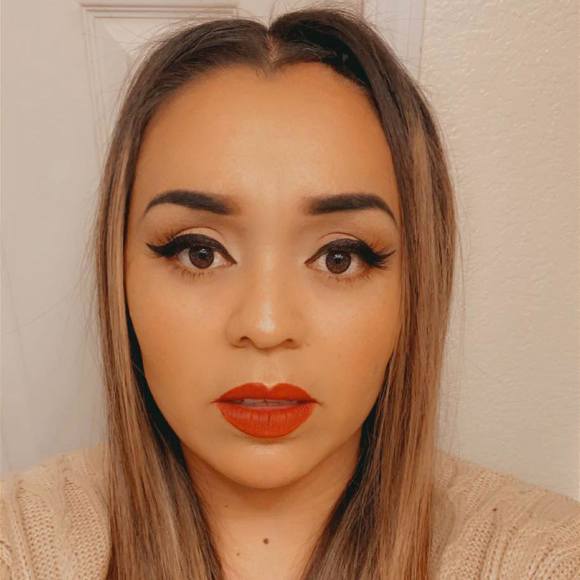 Profile Picture of Juanita Barron (@juabar02) on Poshmark