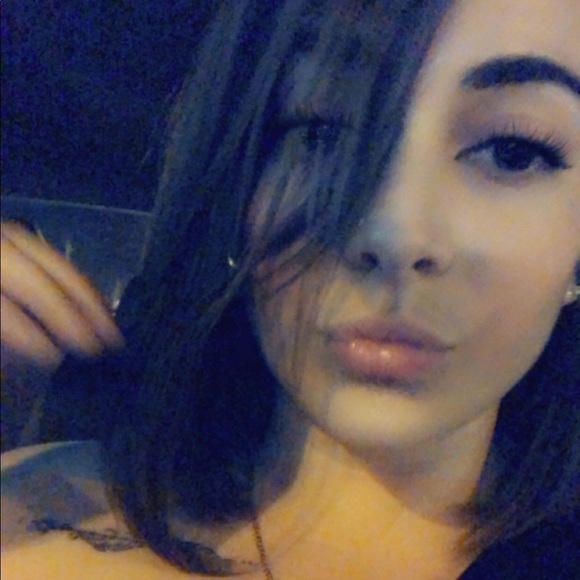 Profile Picture of Erika Naranjo (@erikaluis1212) on Poshmark