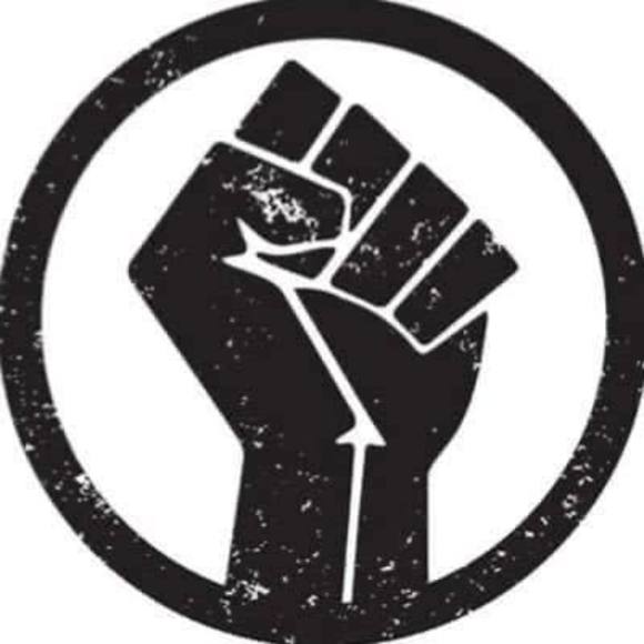 Profile Picture of Rita Schuster (@schusterrita40) on Poshmark