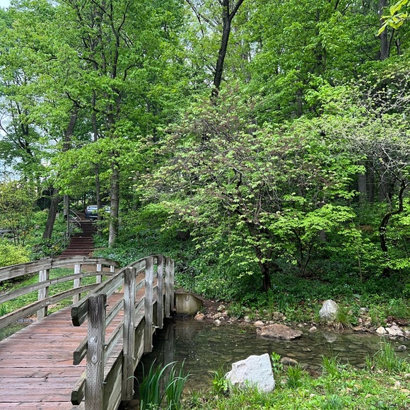 Profile Picture of Leah Weakley (@leahweakley) on Poshmark