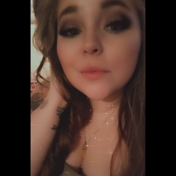 Profile Picture of Allison Laplace (@boho_barbie) on Poshmark