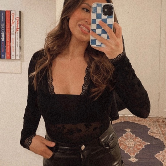 Profile Picture of Elizabeth Capili (@ejadeee) on Poshmark