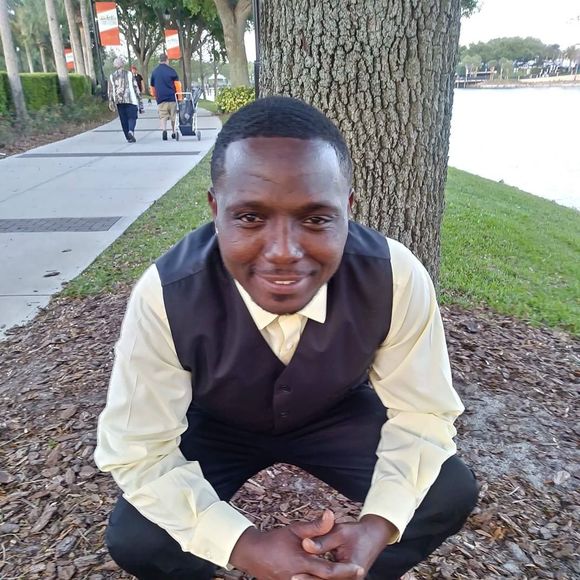 Profile Picture of Marcus Gill (@marcusgill850) on Poshmark