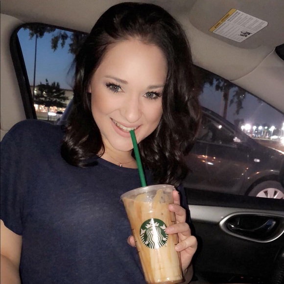 Profile Picture of Alexandra Lafont (@alexandralafont) on Poshmark