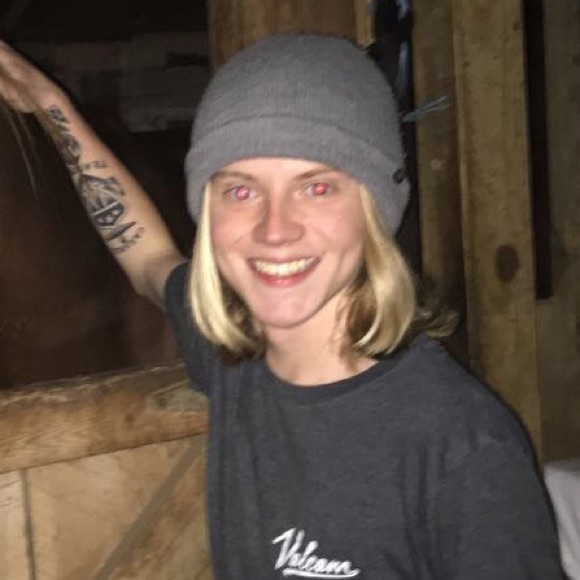 Profile Picture of Jake Carlock (@jakecarlock) on Poshmark