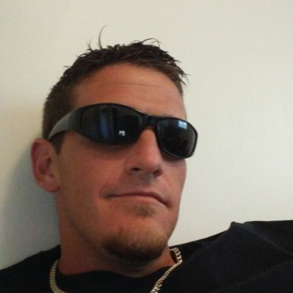 Profile Picture of Michael Perry (@michaelperry270) on Poshmark