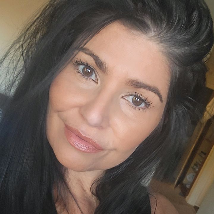 Profile Picture of Rochelle (@riotofhealing) on Tiktok