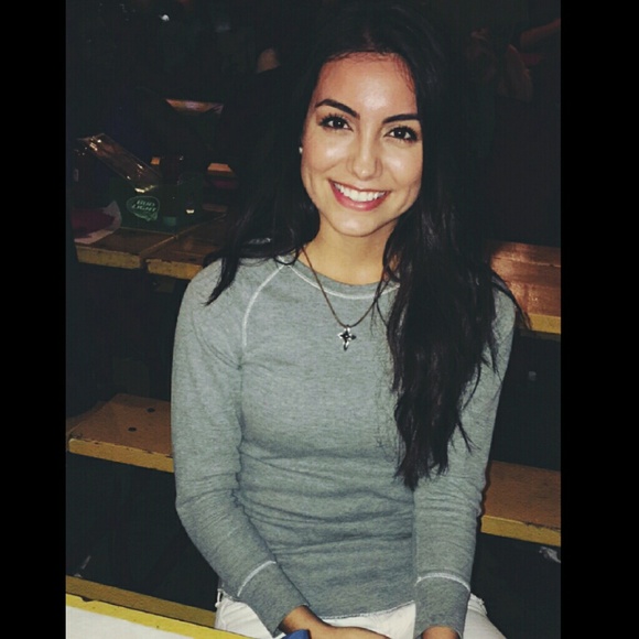 Profile Picture of Diana Cedillo (@dianalucia7) on Poshmark